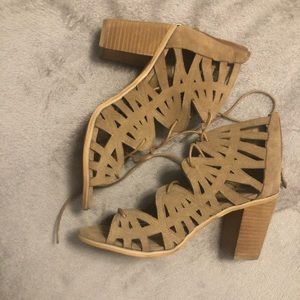 Very Volatile Faux Suade Heels Size 9 NWOT